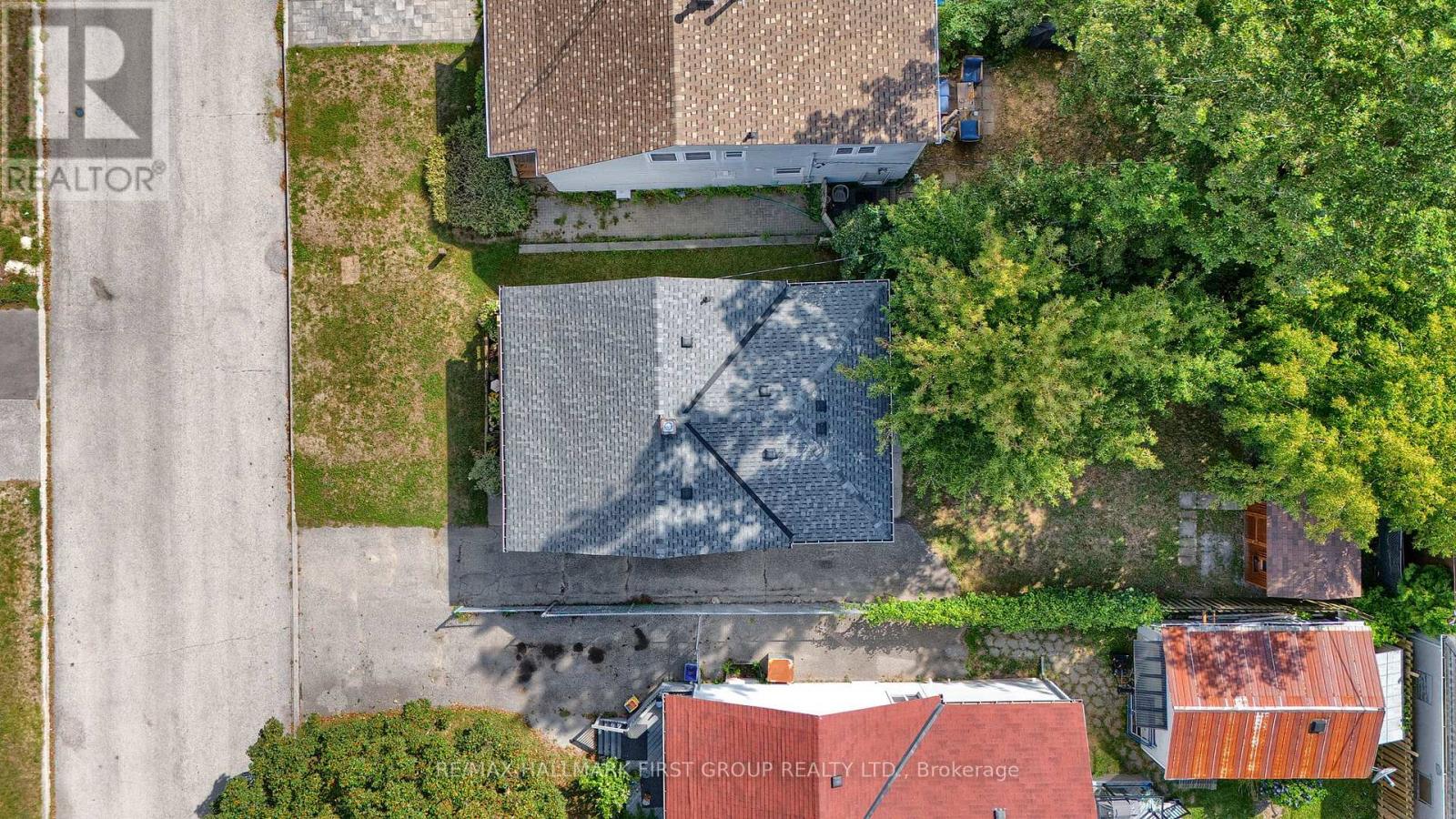 Photo 29 of 13 Elgin Street, Ajax ON