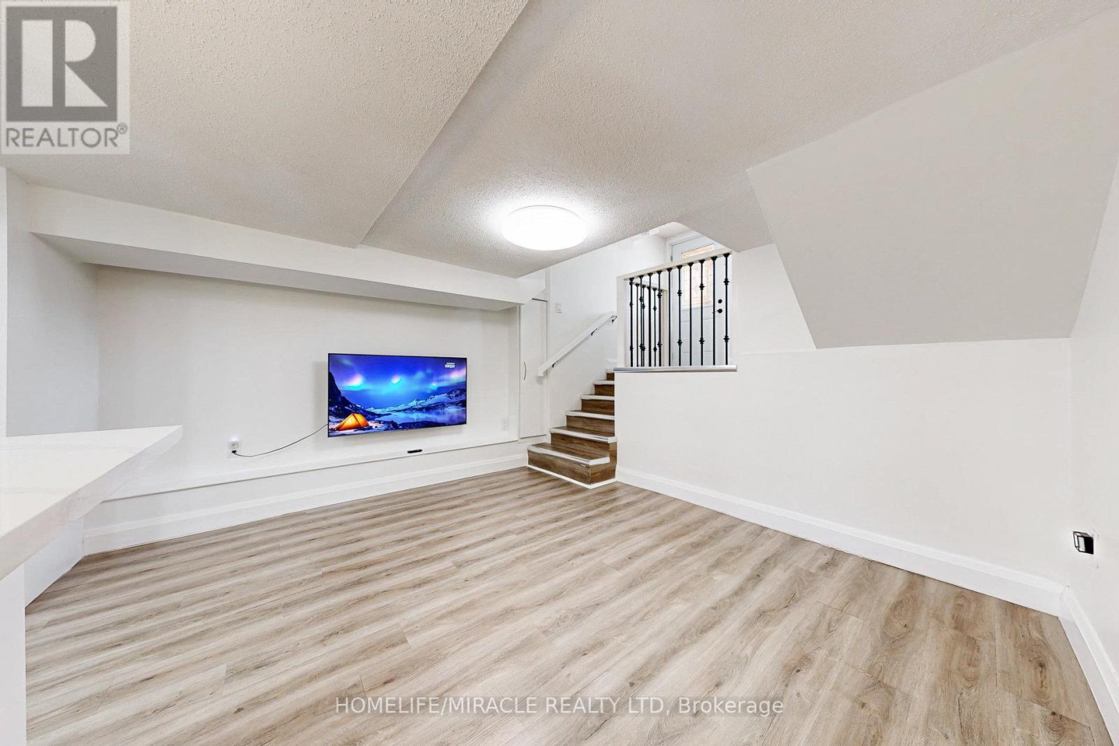 Photo 31 of 590 Jones Avenue Avenue, Toronto ON