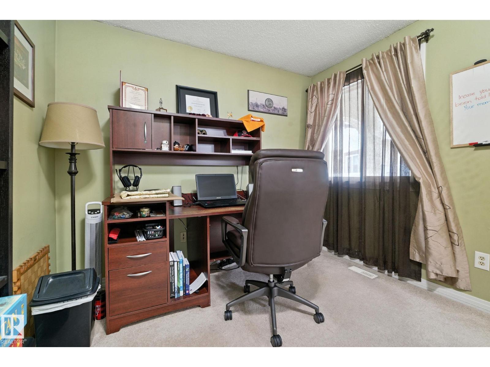 Photo 19 of 10 17409 95 St Nw, Edmonton AB