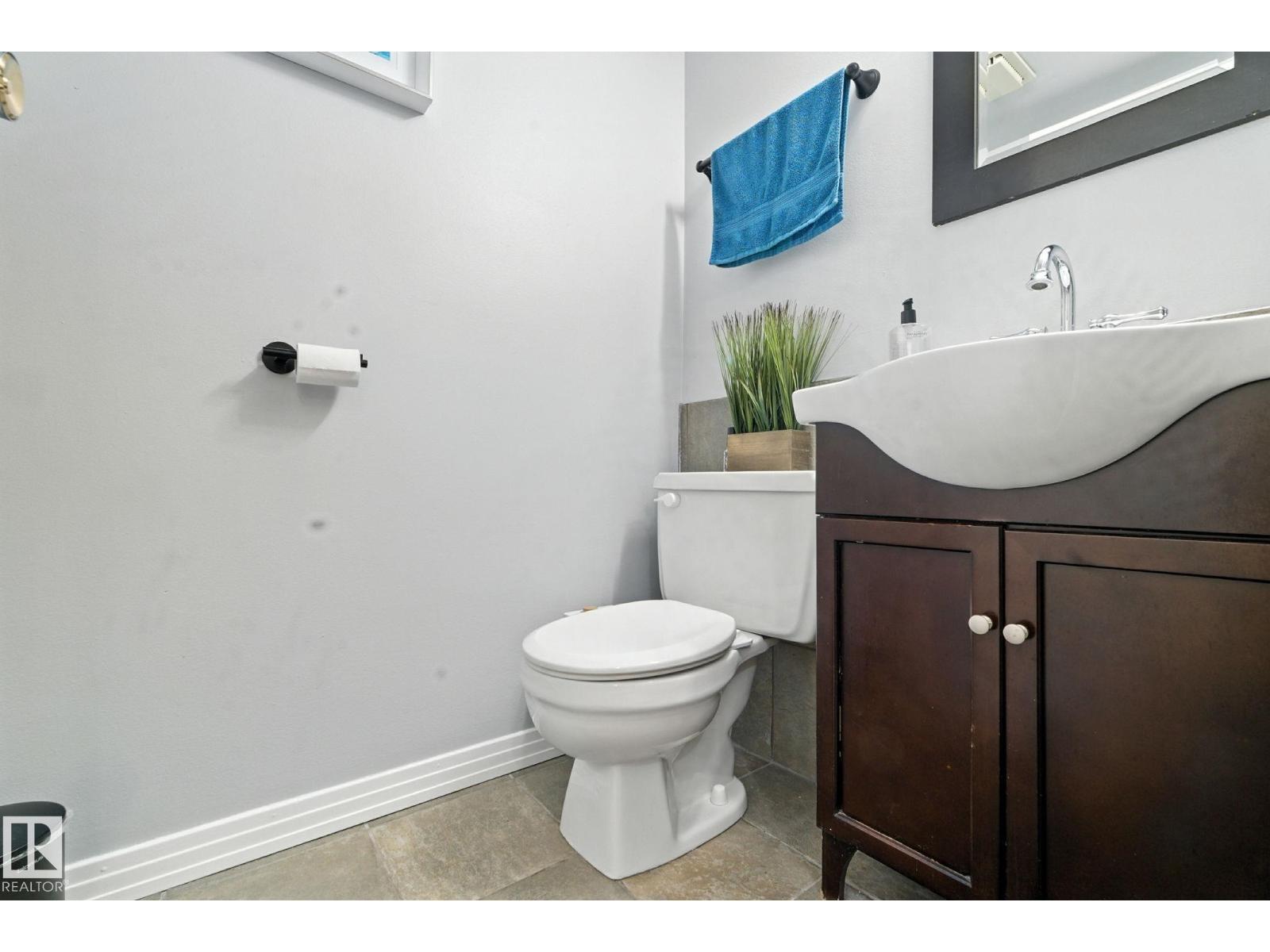 Photo 20 of 10 17409 95 St Nw, Edmonton AB
