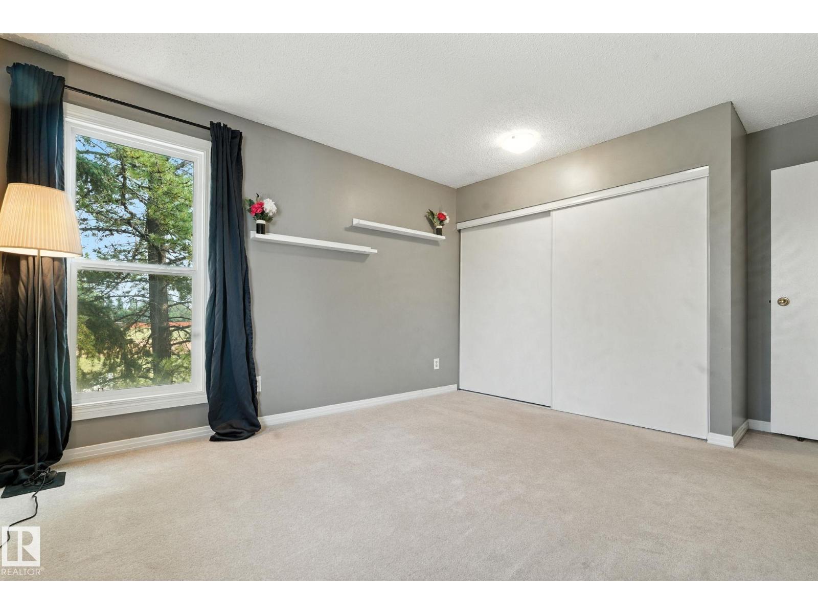 Photo 24 of 10 17409 95 St Nw, Edmonton AB