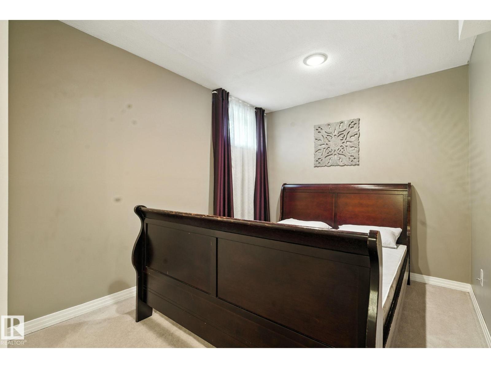 Photo 31 of 10 17409 95 St Nw, Edmonton AB