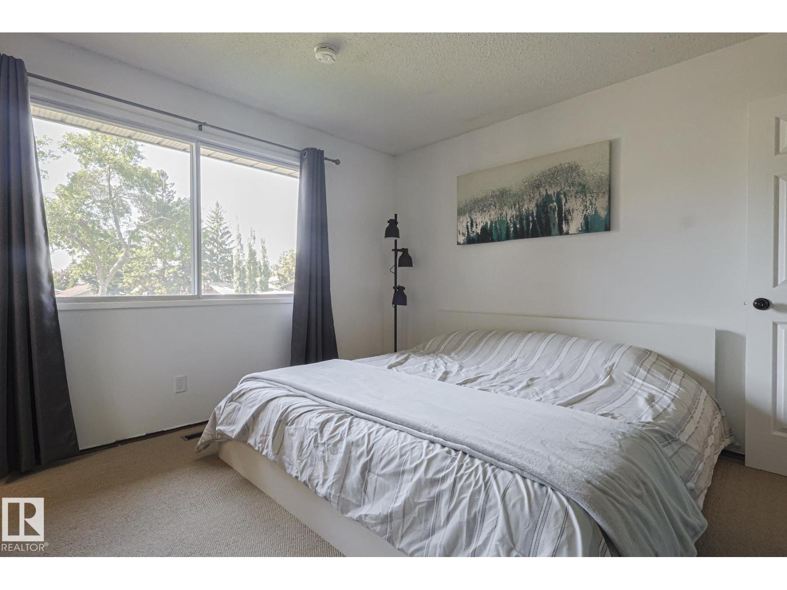 Photo 16 of 3135 74 St Nw, Edmonton AB