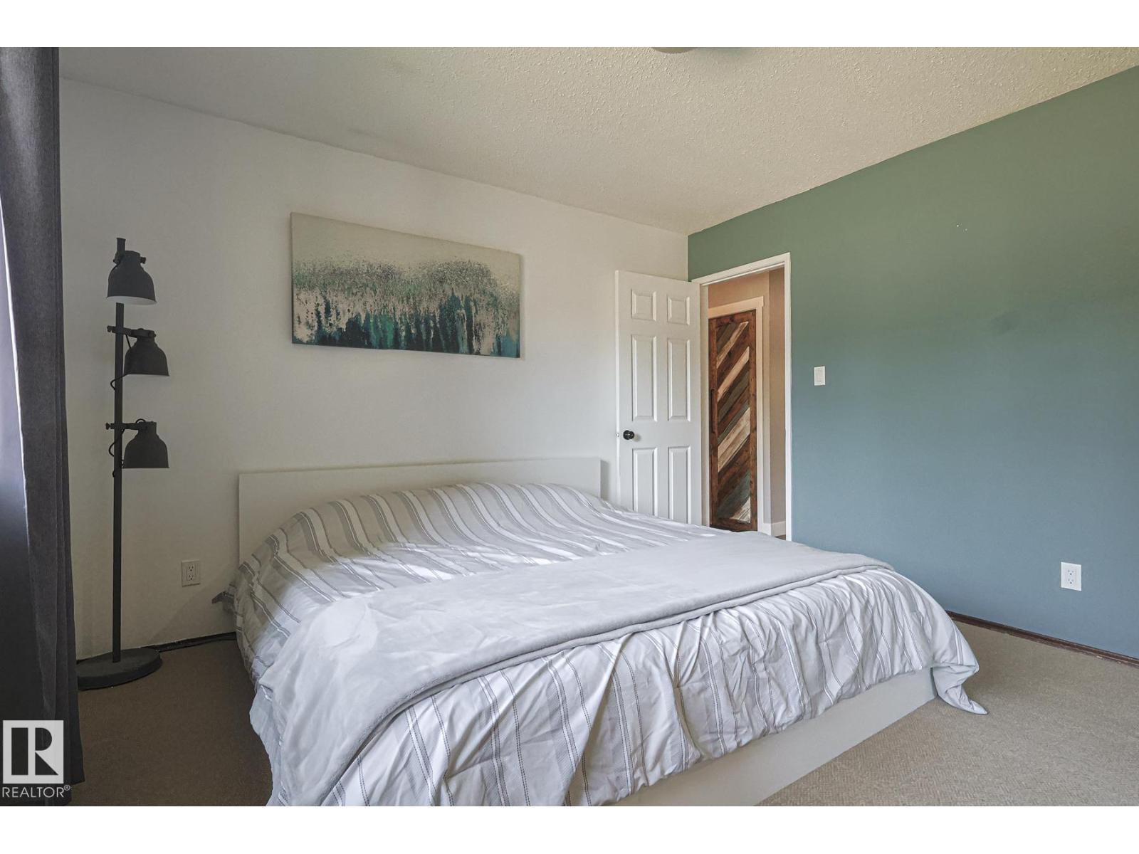 Photo 17 of 3135 74 St Nw, Edmonton AB