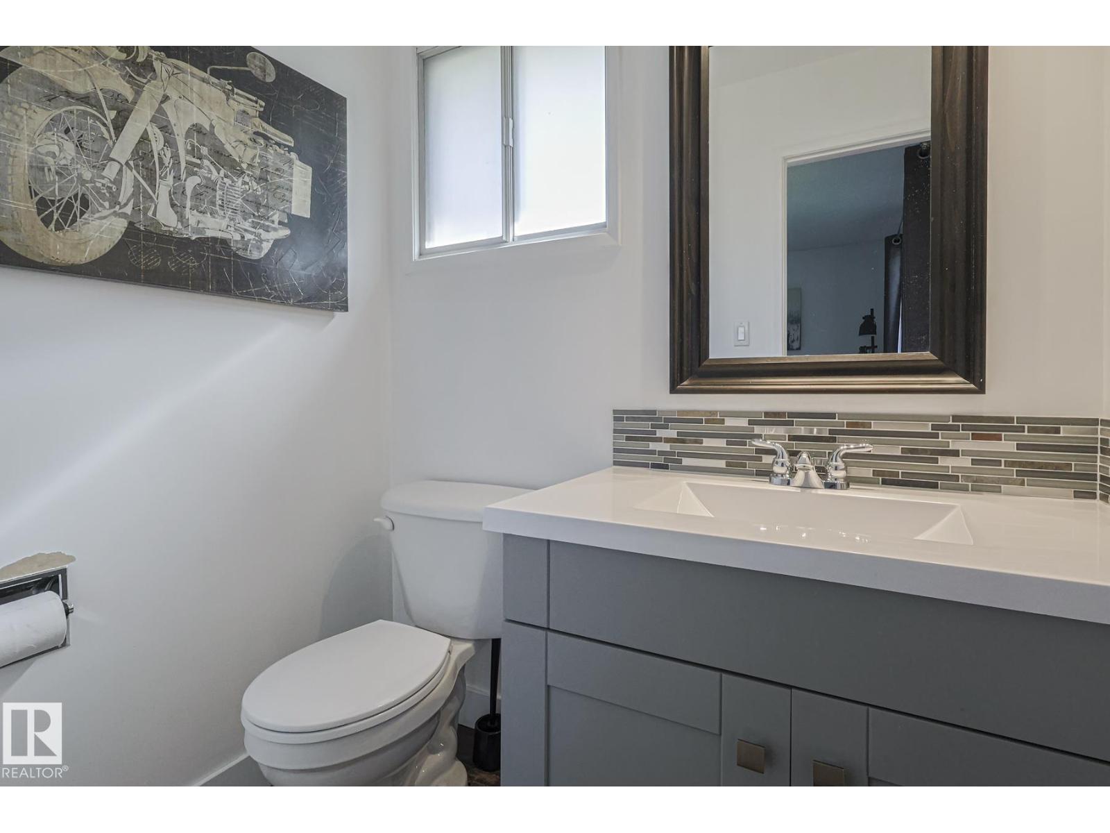 Photo 19 of 3135 74 St Nw, Edmonton AB