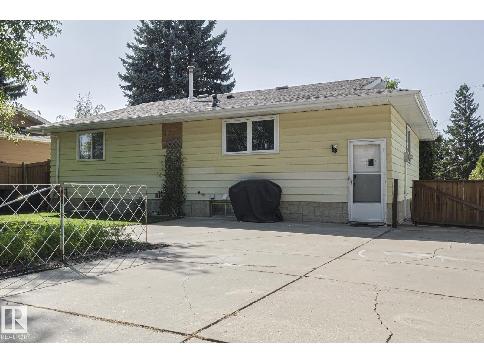 Photo 54 of 3135 74 St Nw, Edmonton AB