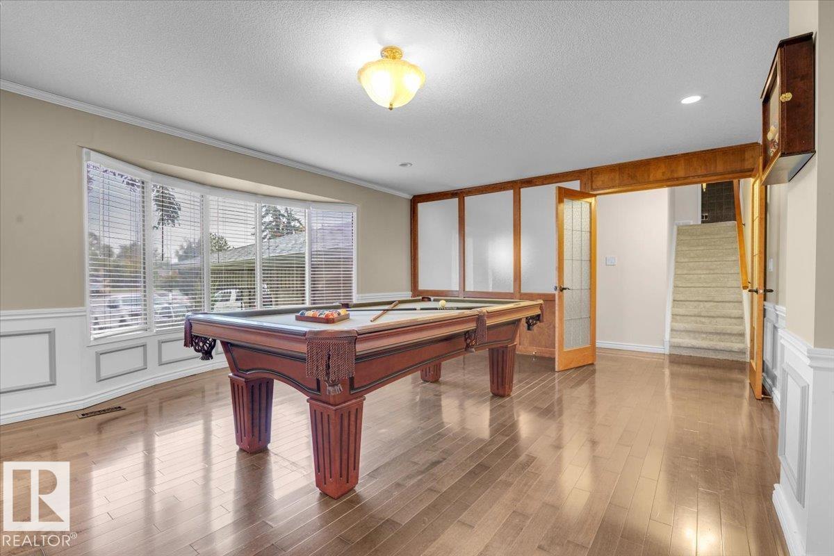 Photo 10 of 8020 182 A St Nw, Edmonton AB
