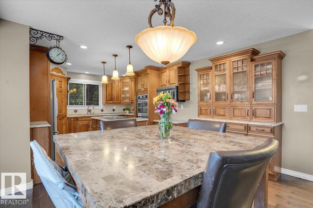Photo 13 of 8020 182 A St Nw, Edmonton AB
