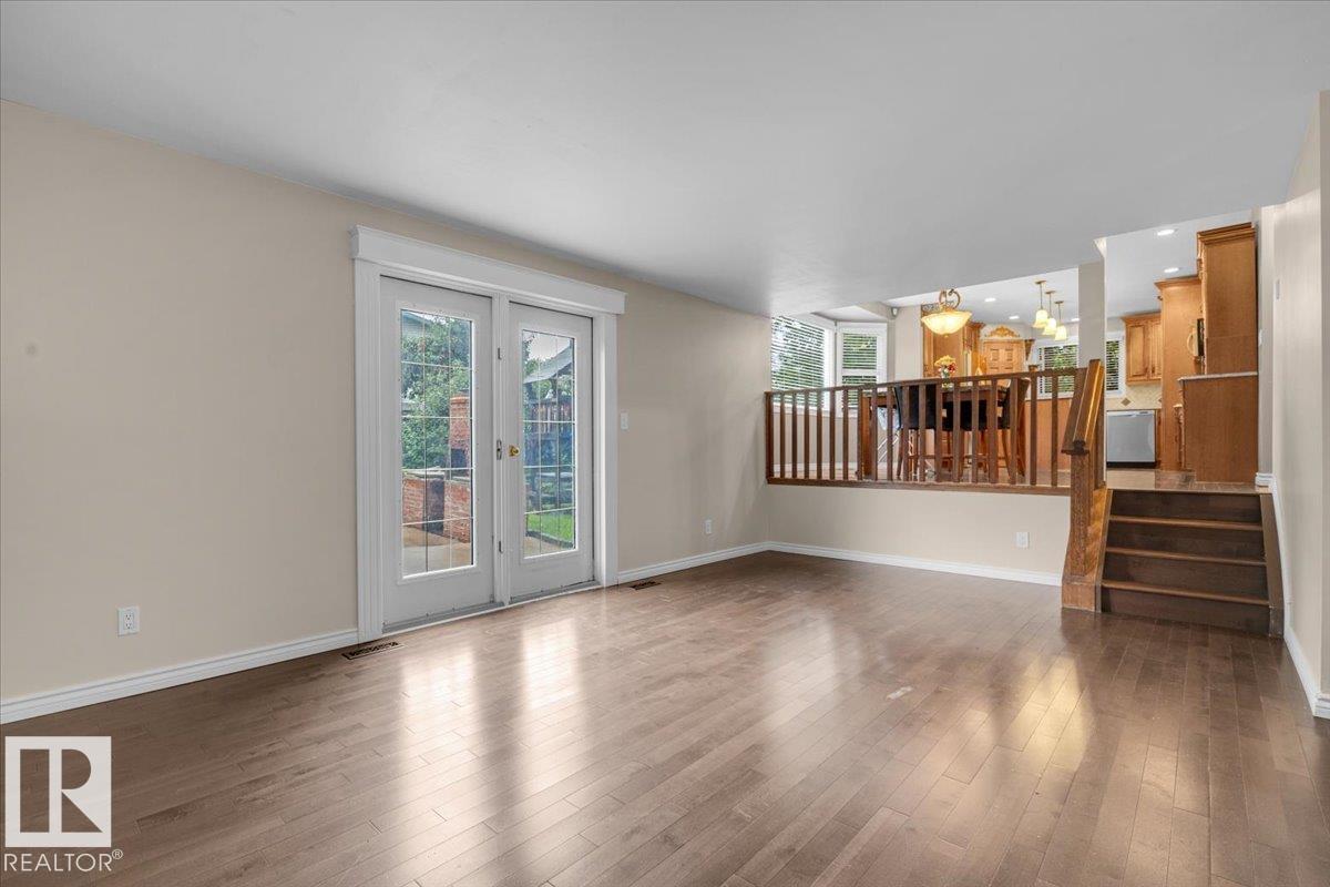 Photo 20 of 8020 182 A St Nw, Edmonton AB