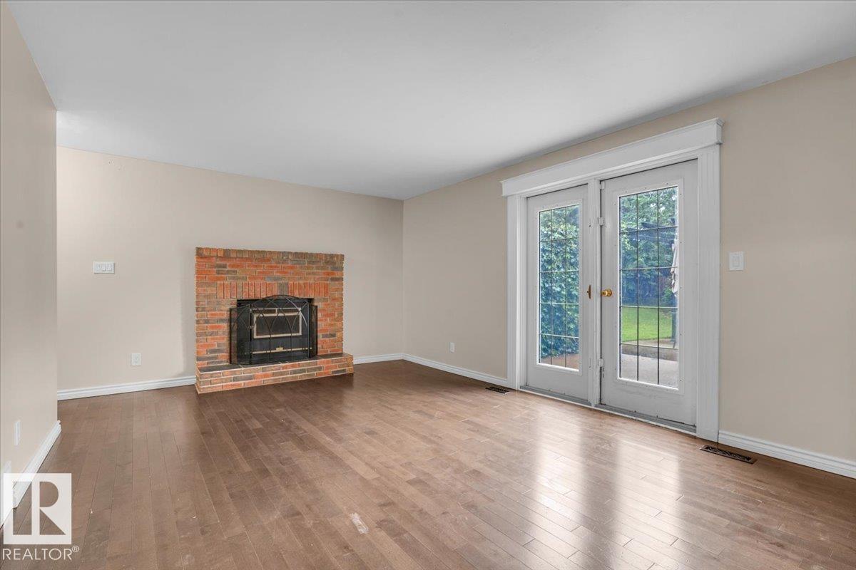 Photo 22 of 8020 182 A St Nw, Edmonton AB