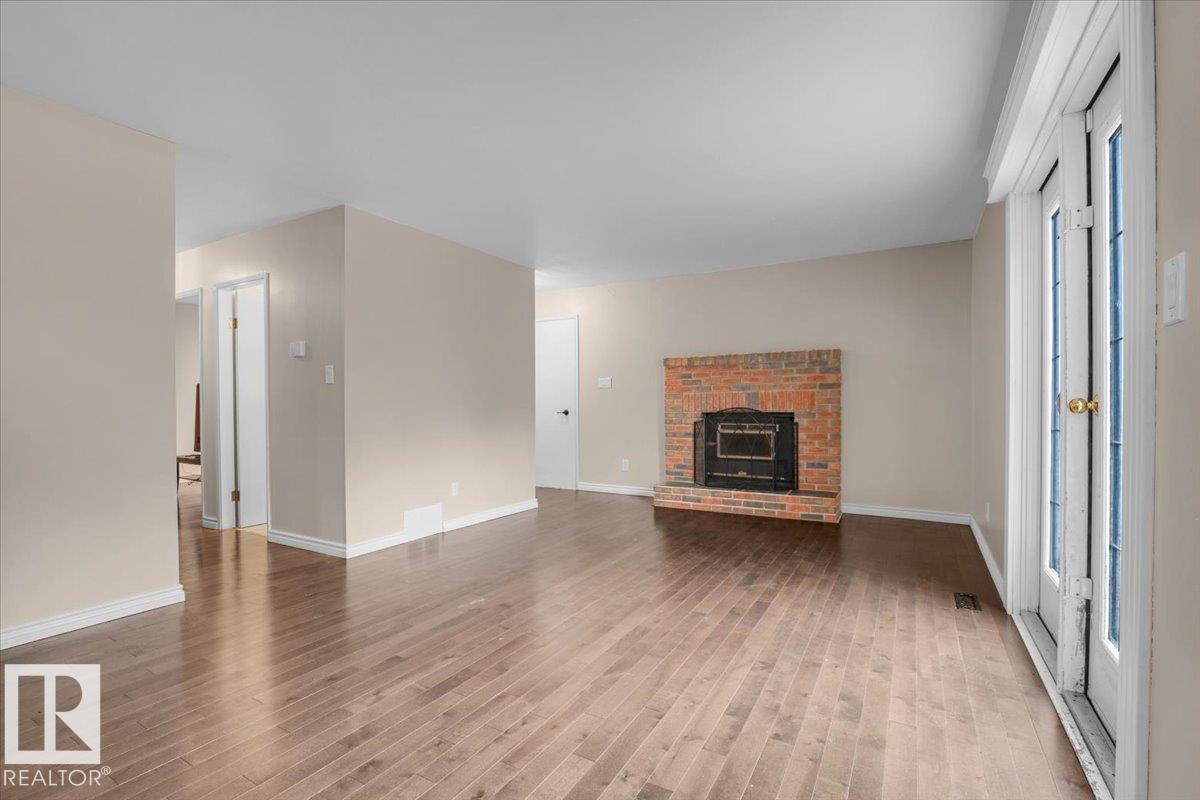 Photo 23 of 8020 182 A St Nw, Edmonton AB