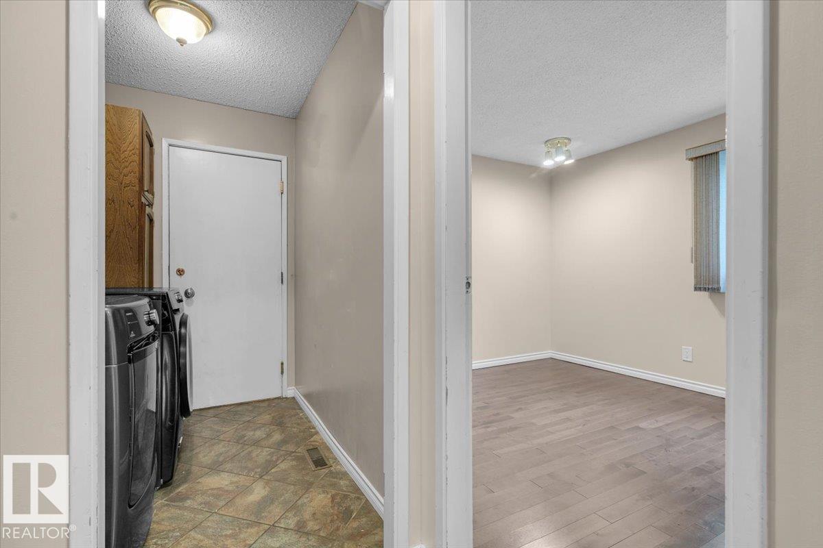 Photo 24 of 8020 182 A St Nw, Edmonton AB