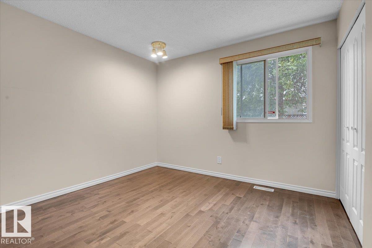 Photo 25 of 8020 182 A St Nw, Edmonton AB