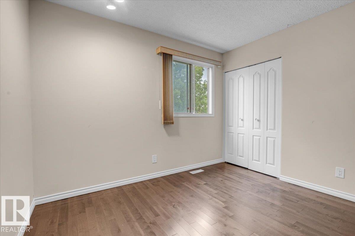 Photo 26 of 8020 182 A St Nw, Edmonton AB