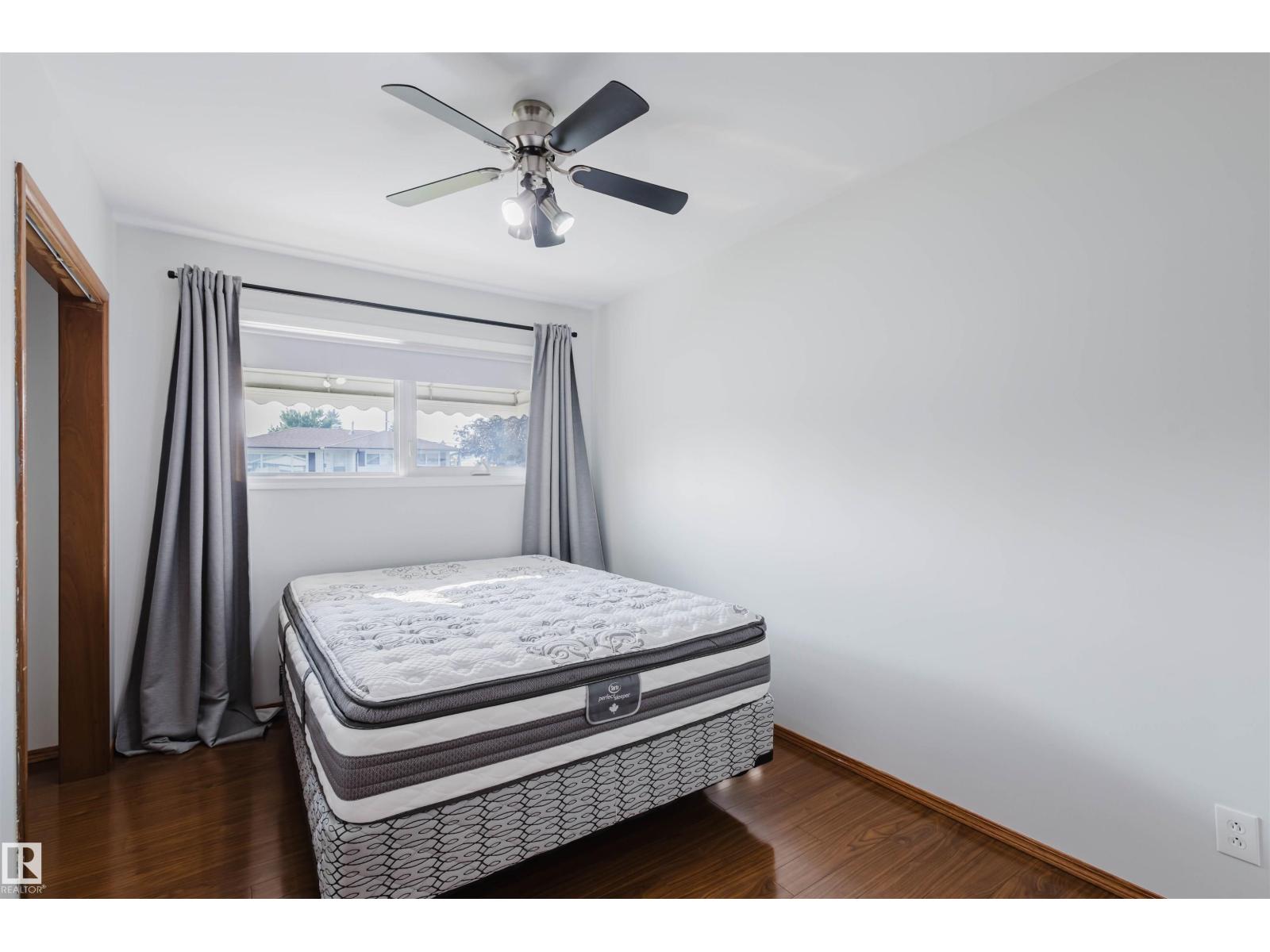 Photo 17 of 8607 73 St Nw, Edmonton AB