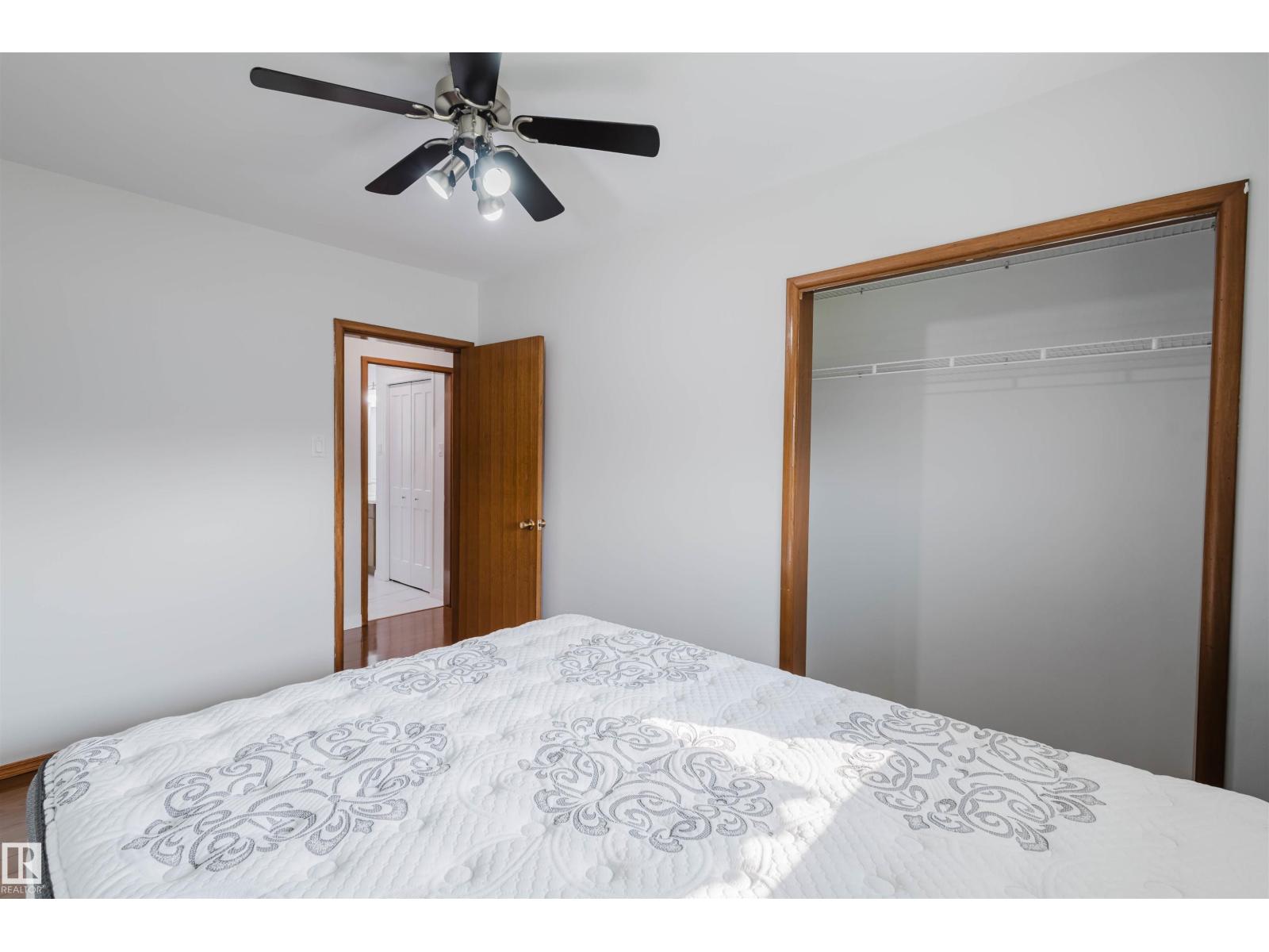 Photo 18 of 8607 73 St Nw, Edmonton AB