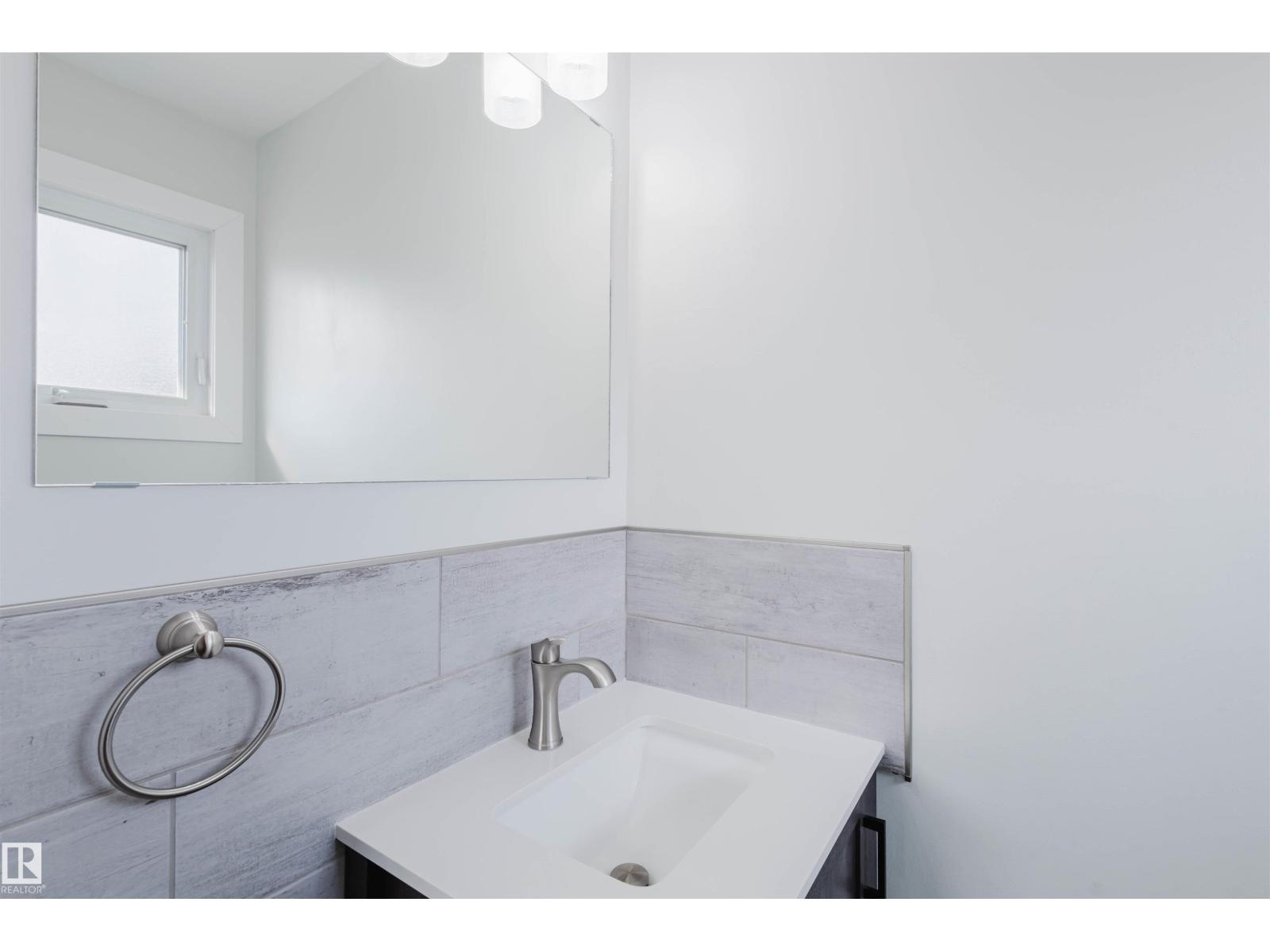 Photo 26 of 8607 73 St Nw, Edmonton AB