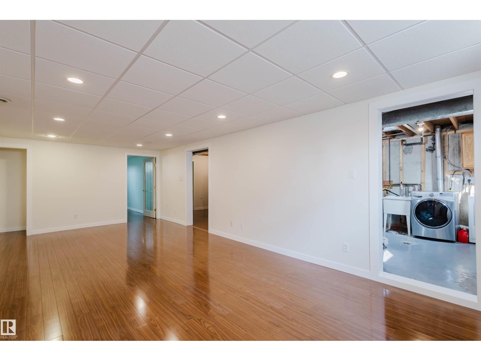 Photo 31 of 8607 73 St Nw, Edmonton AB