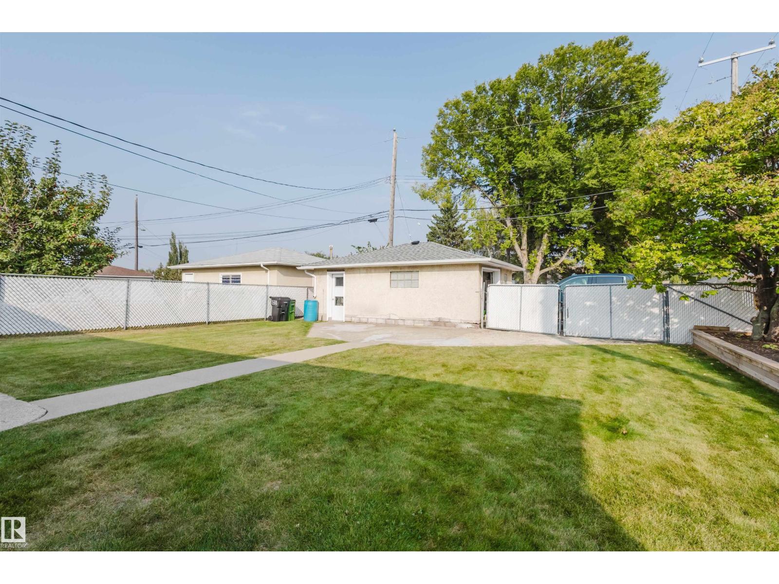 Photo 39 of 8607 73 St Nw, Edmonton AB