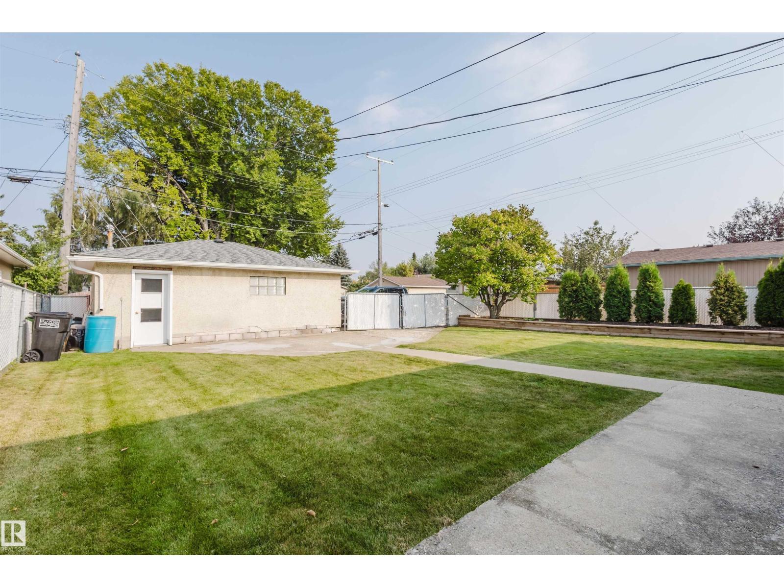 Photo 40 of 8607 73 St Nw, Edmonton AB