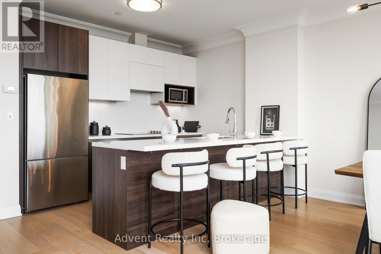 Photo 15 of Ph 06 15 Water Walk Drive, Markham ON