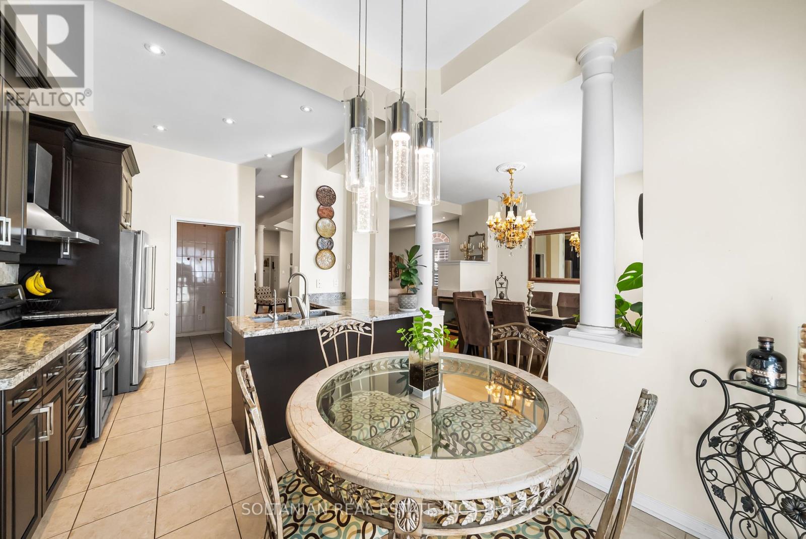 Photo 17 of 242 Frank Endean Road, Richmond Hill ON