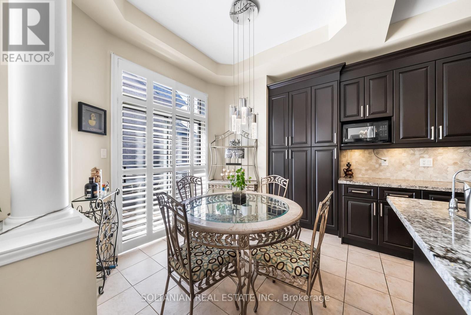 Photo 18 of 242 Frank Endean Road, Richmond Hill ON