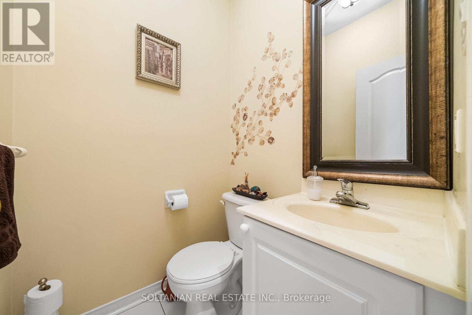 Photo 24 of 242 Frank Endean Road, Richmond Hill ON