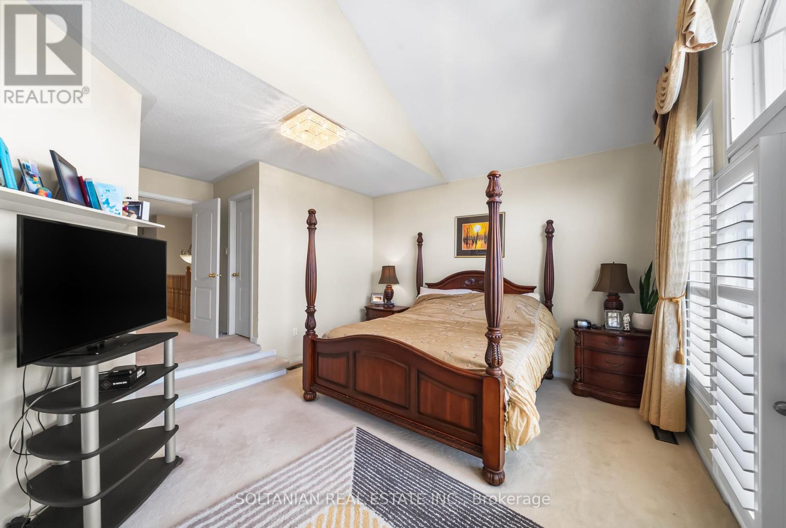 Photo 28 of 242 Frank Endean Road, Richmond Hill ON