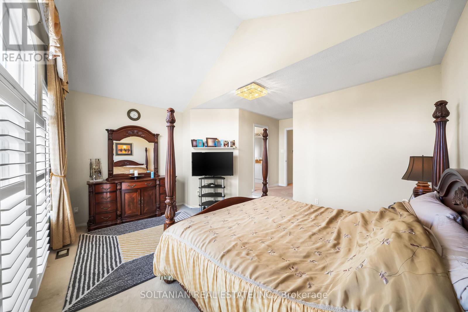 Photo 29 of 242 Frank Endean Road, Richmond Hill ON