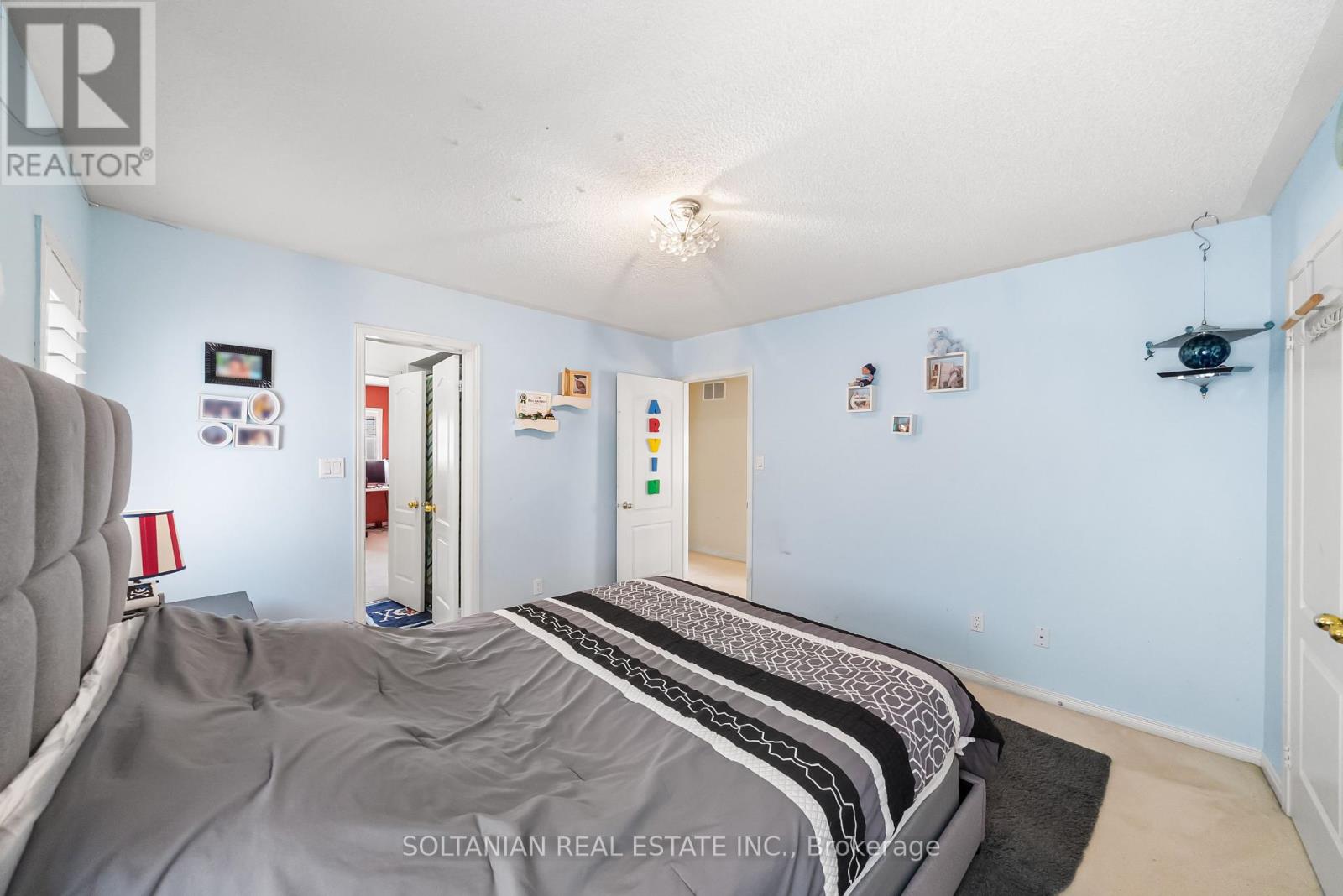 Photo 31 of 242 Frank Endean Road, Richmond Hill ON