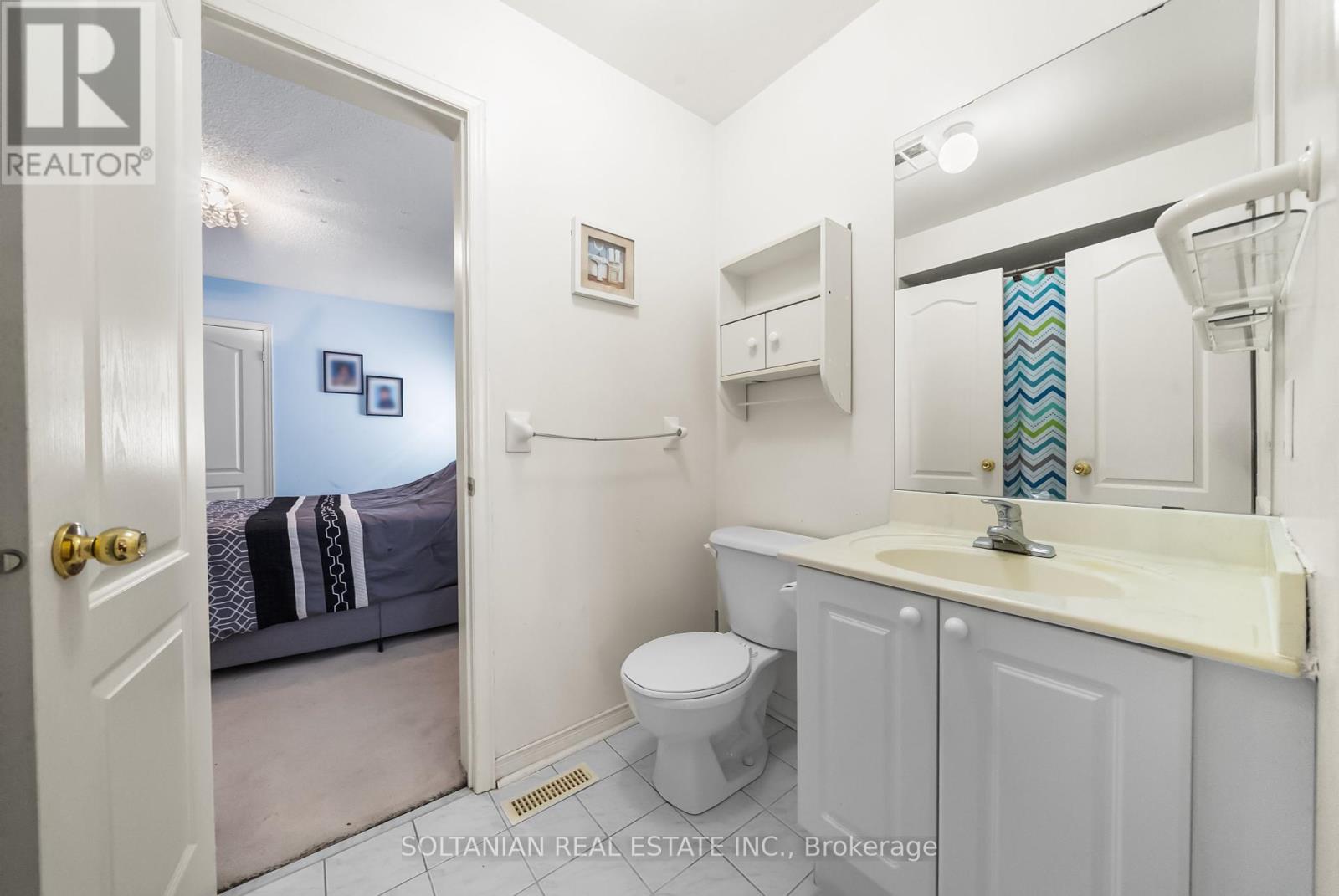 Photo 32 of 242 Frank Endean Road, Richmond Hill ON