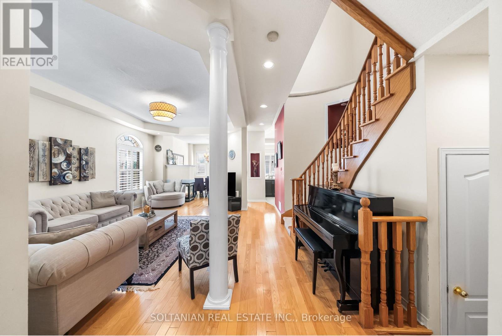 Photo 4 of 242 Frank Endean Road, Richmond Hill ON