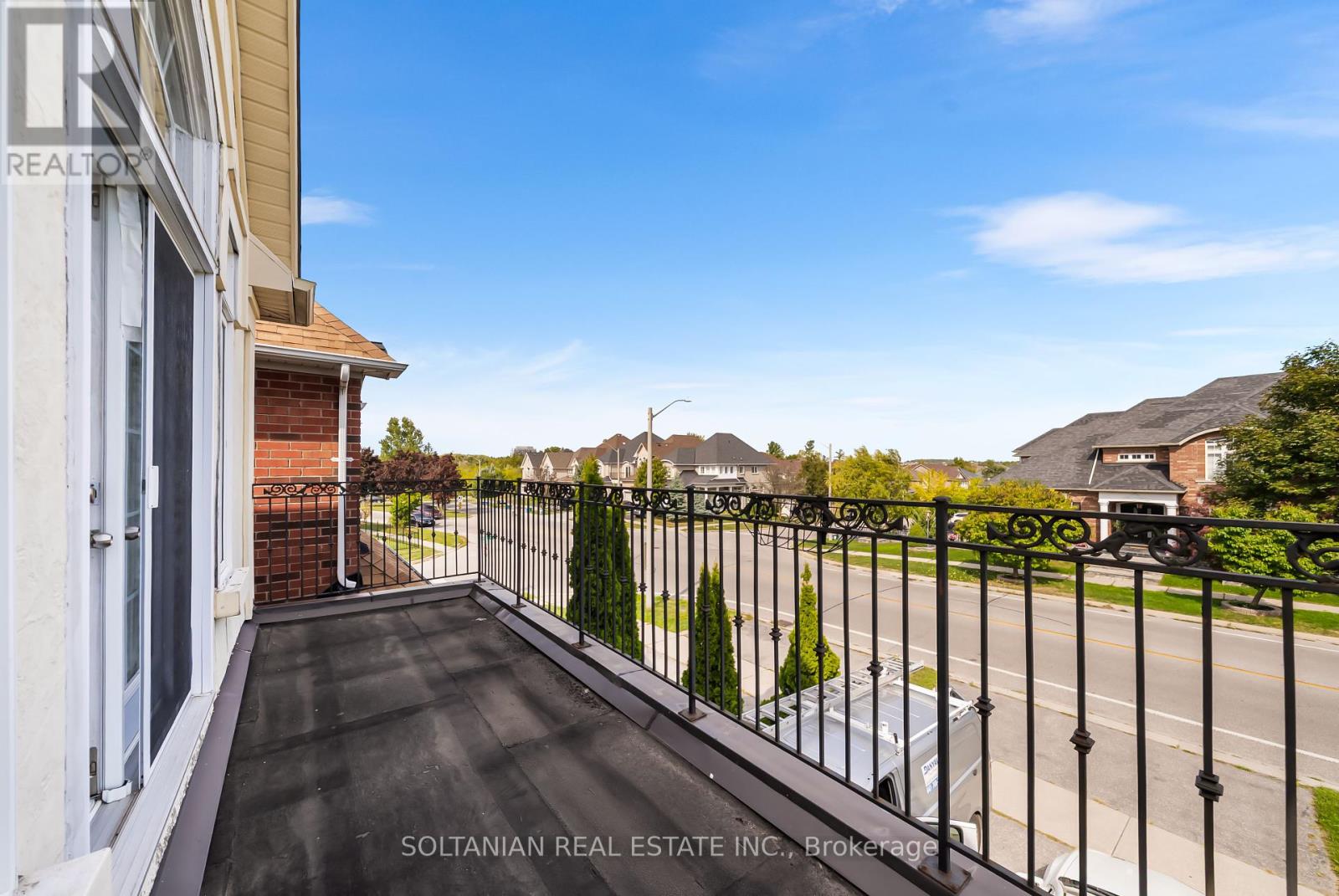 Photo 40 of 242 Frank Endean Road, Richmond Hill ON