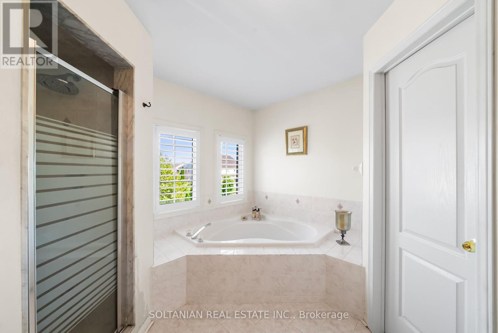 Photo 42 of 242 Frank Endean Road, Richmond Hill ON