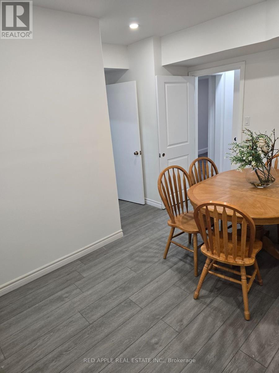 Photo 13 of 5 Holland Street W, Bradford West Gwillimbury ON