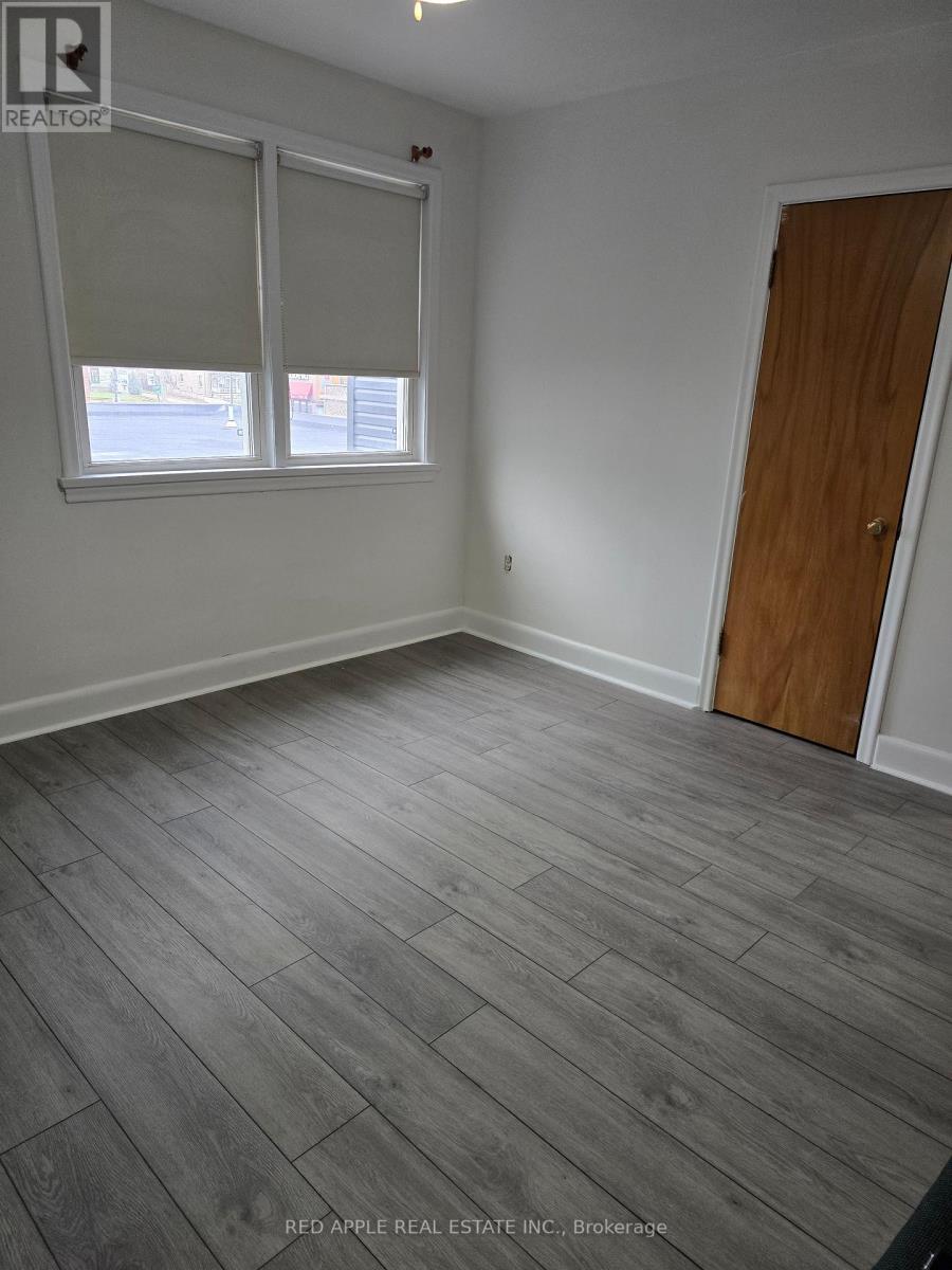 Photo 17 of 5 Holland Street W, Bradford West Gwillimbury ON