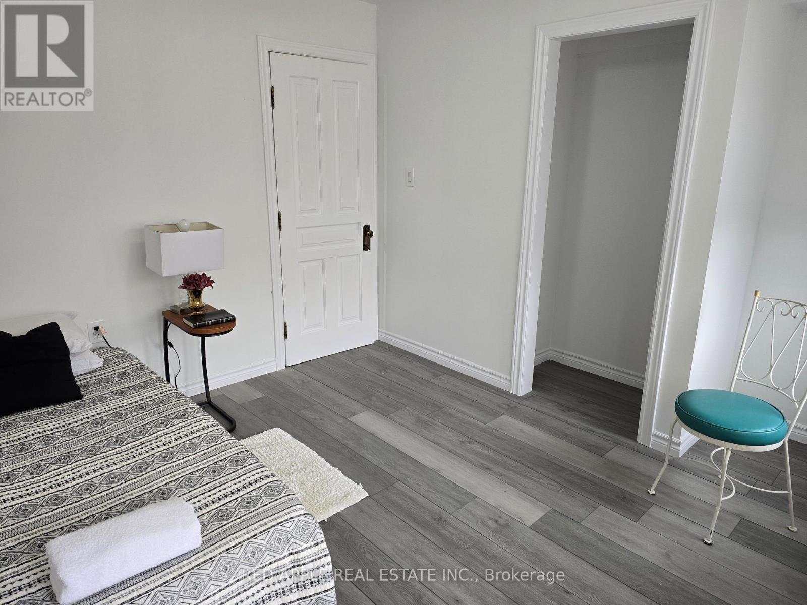 Photo 18 of 5 Holland Street W, Bradford West Gwillimbury ON