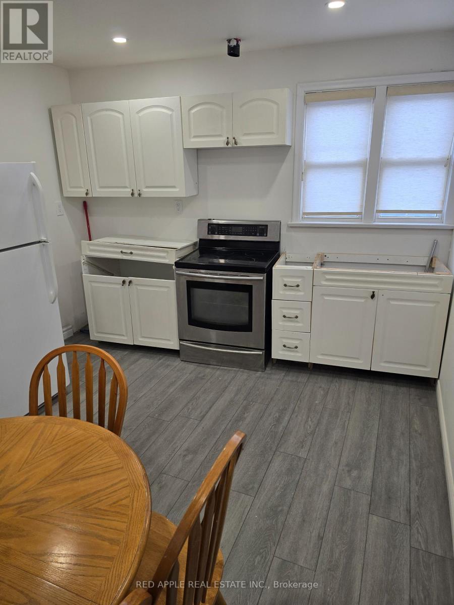 Photo 20 of 5 Holland Street W, Bradford West Gwillimbury ON