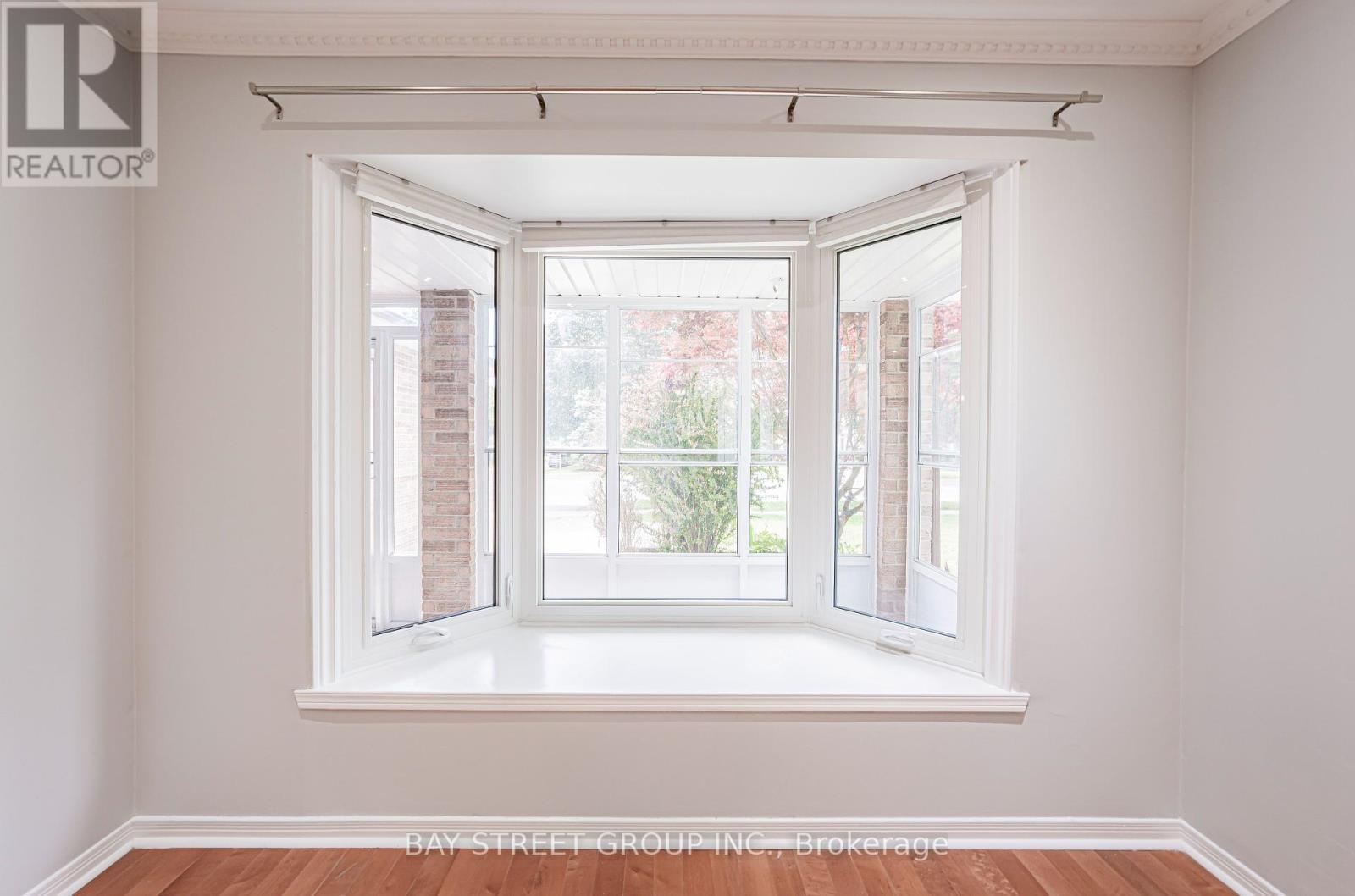 Photo 10 of 547 Raymerville Drive, Markham ON