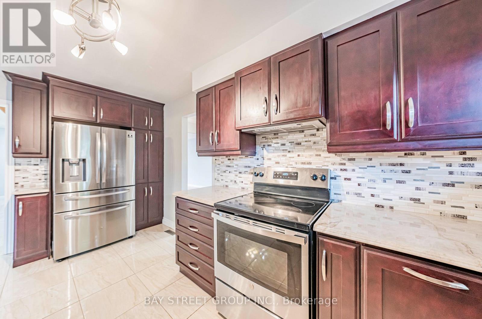 Photo 15 of 547 Raymerville Drive, Markham ON