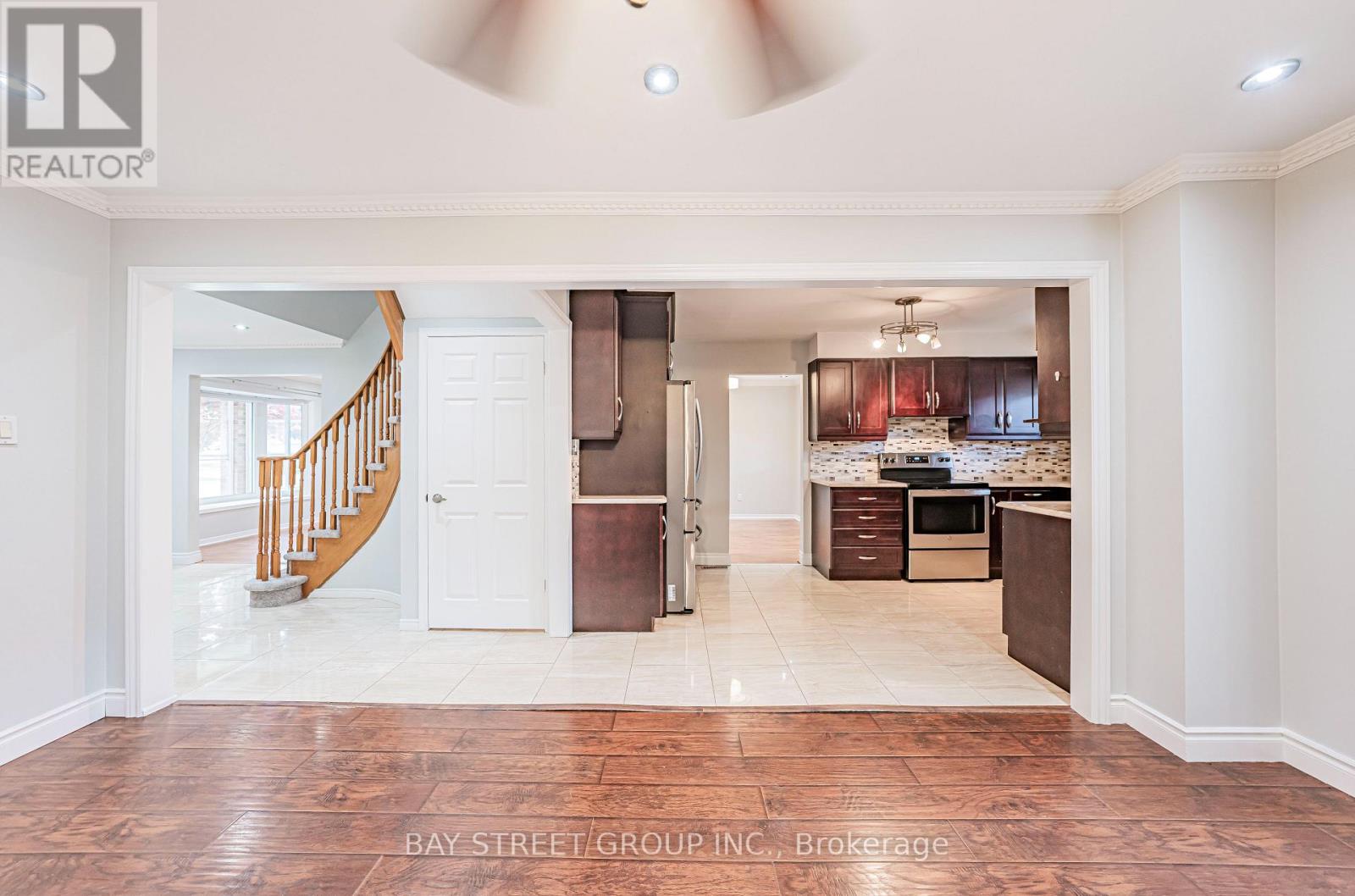 Photo 17 of 547 Raymerville Drive, Markham ON