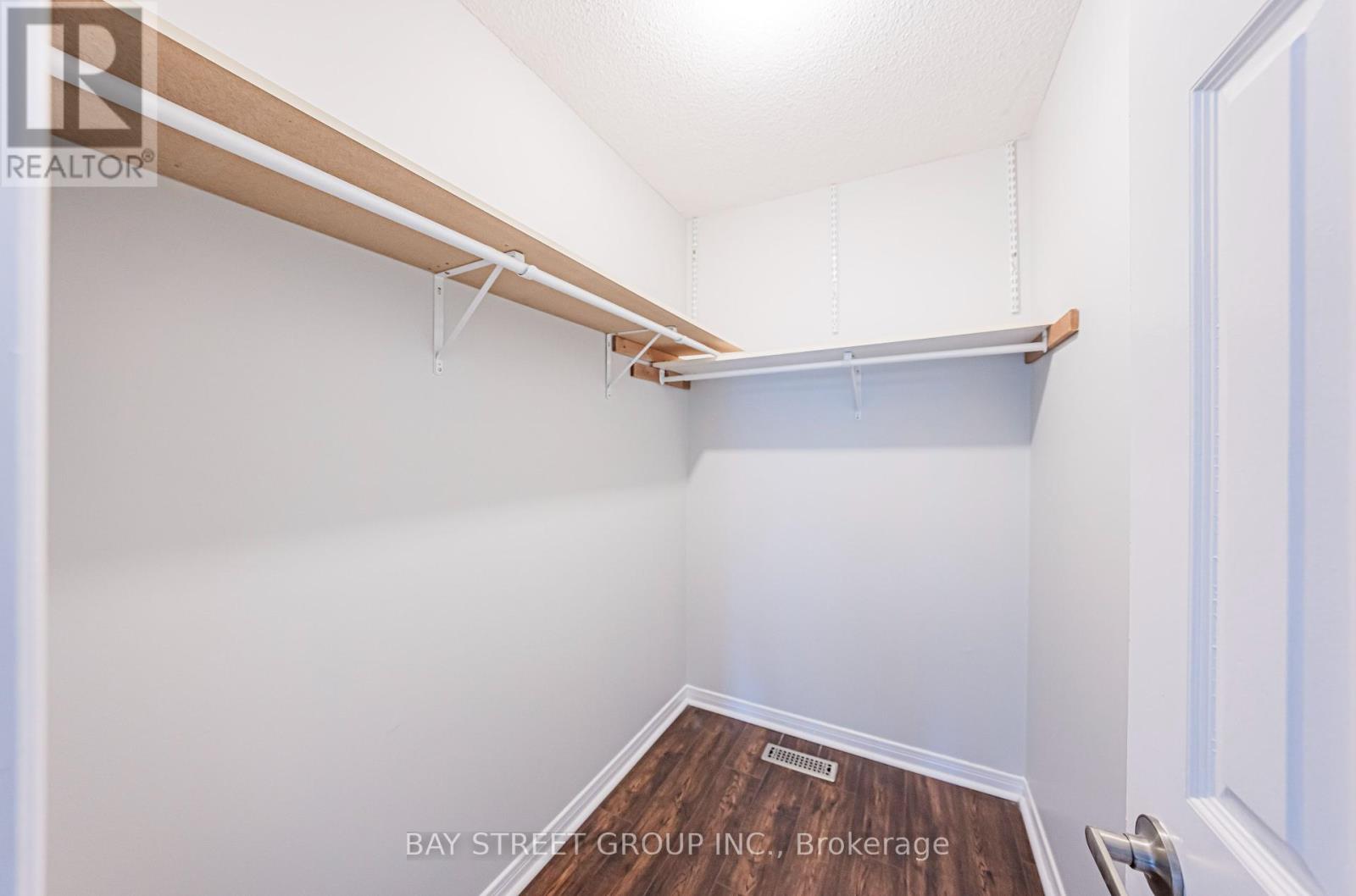 Photo 21 of 547 Raymerville Drive, Markham ON