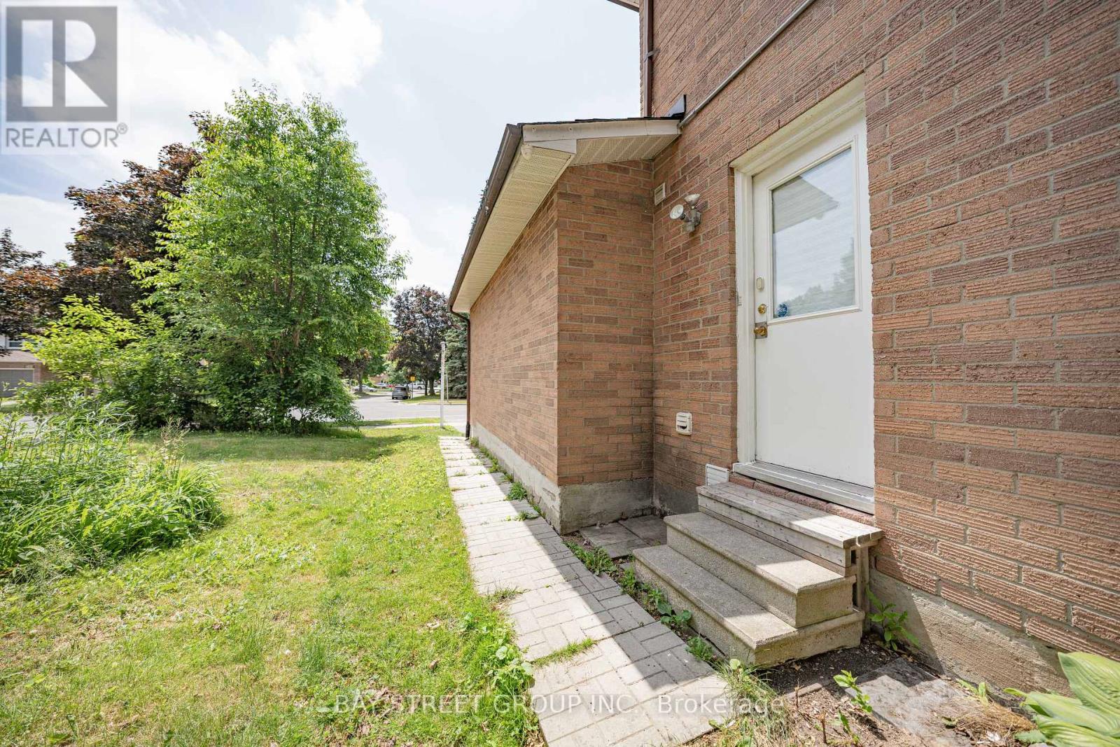Photo 27 of 547 Raymerville Drive, Markham ON