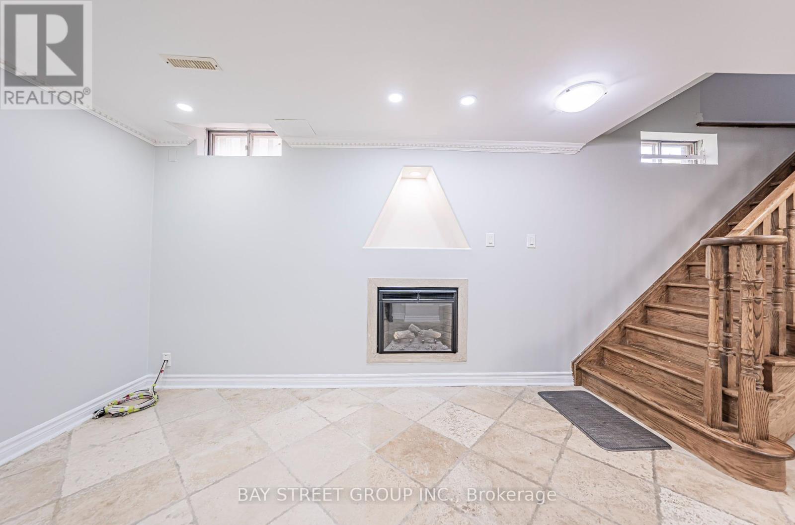 Photo 32 of 547 Raymerville Drive, Markham ON