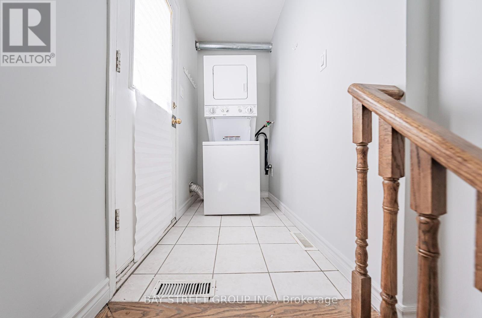 Photo 33 of 547 Raymerville Drive, Markham ON