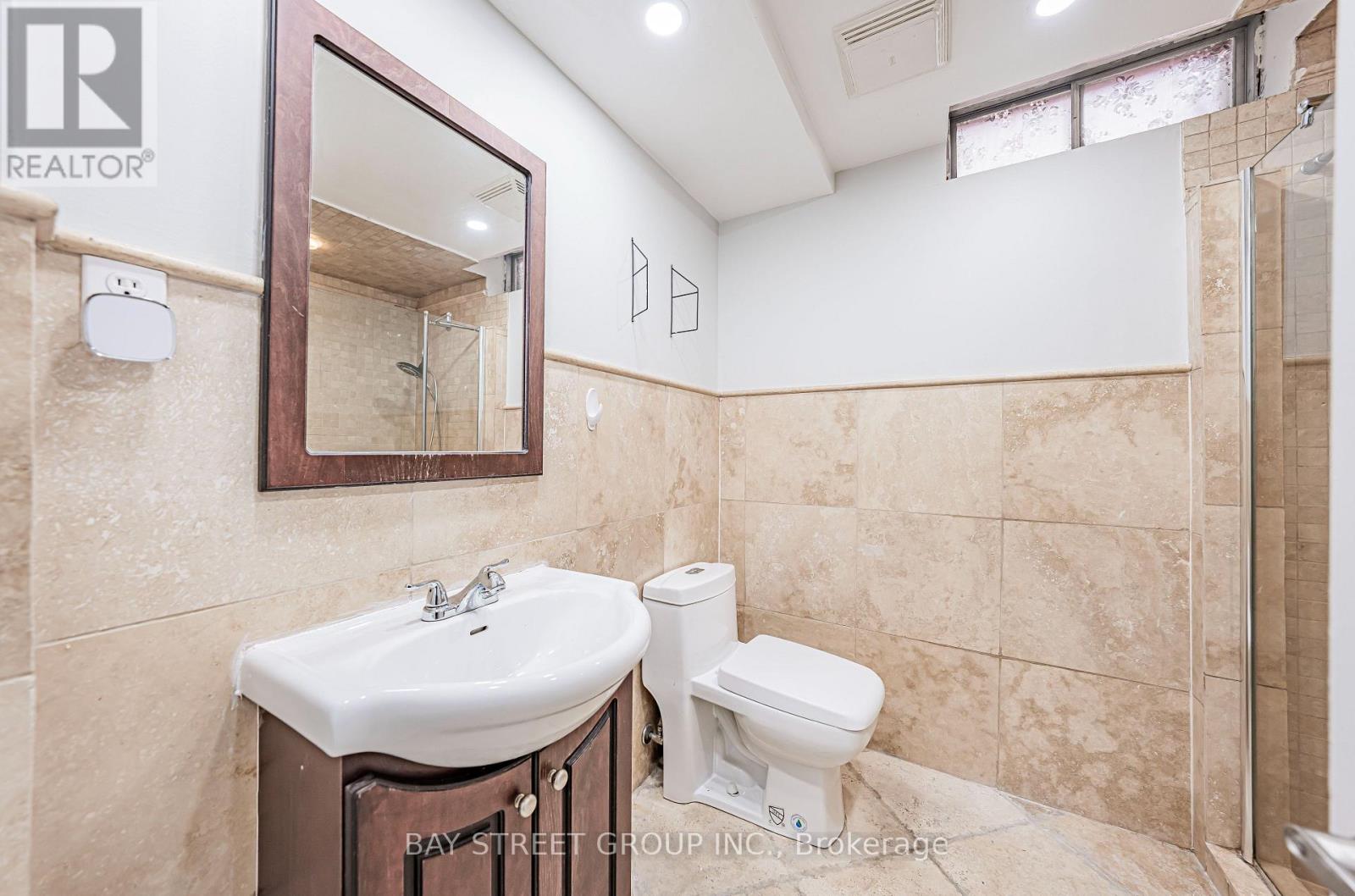 Photo 34 of 547 Raymerville Drive, Markham ON
