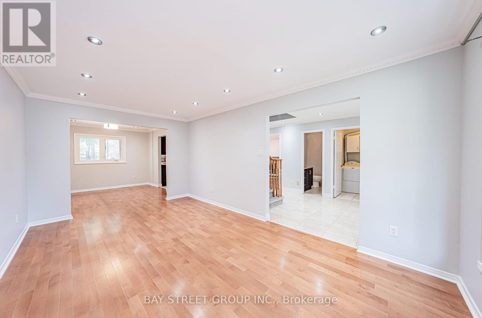Photo 5 of 547 Raymerville Drive, Markham ON