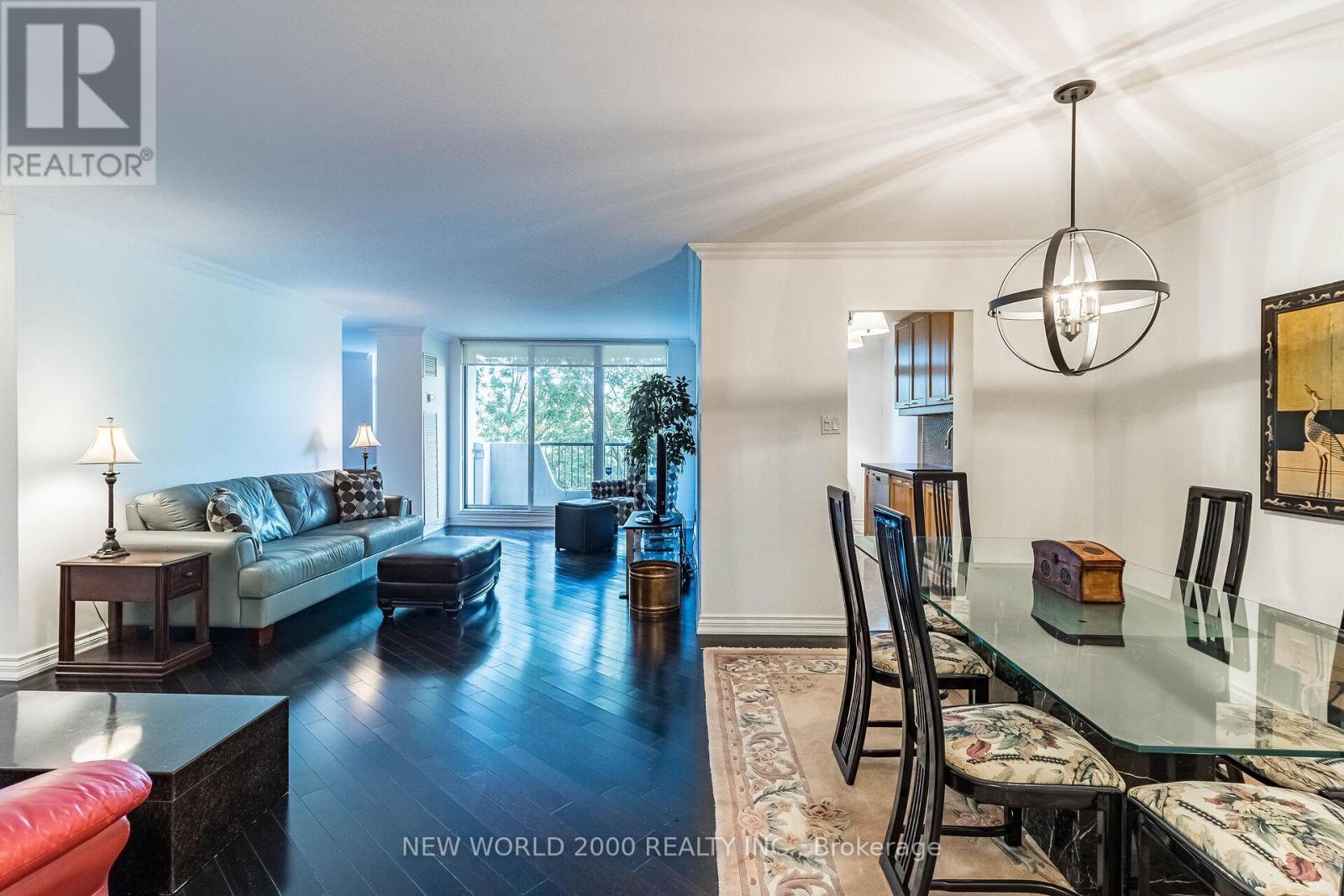 Photo 10 of 410 7811 Yonge Street, Markham ON