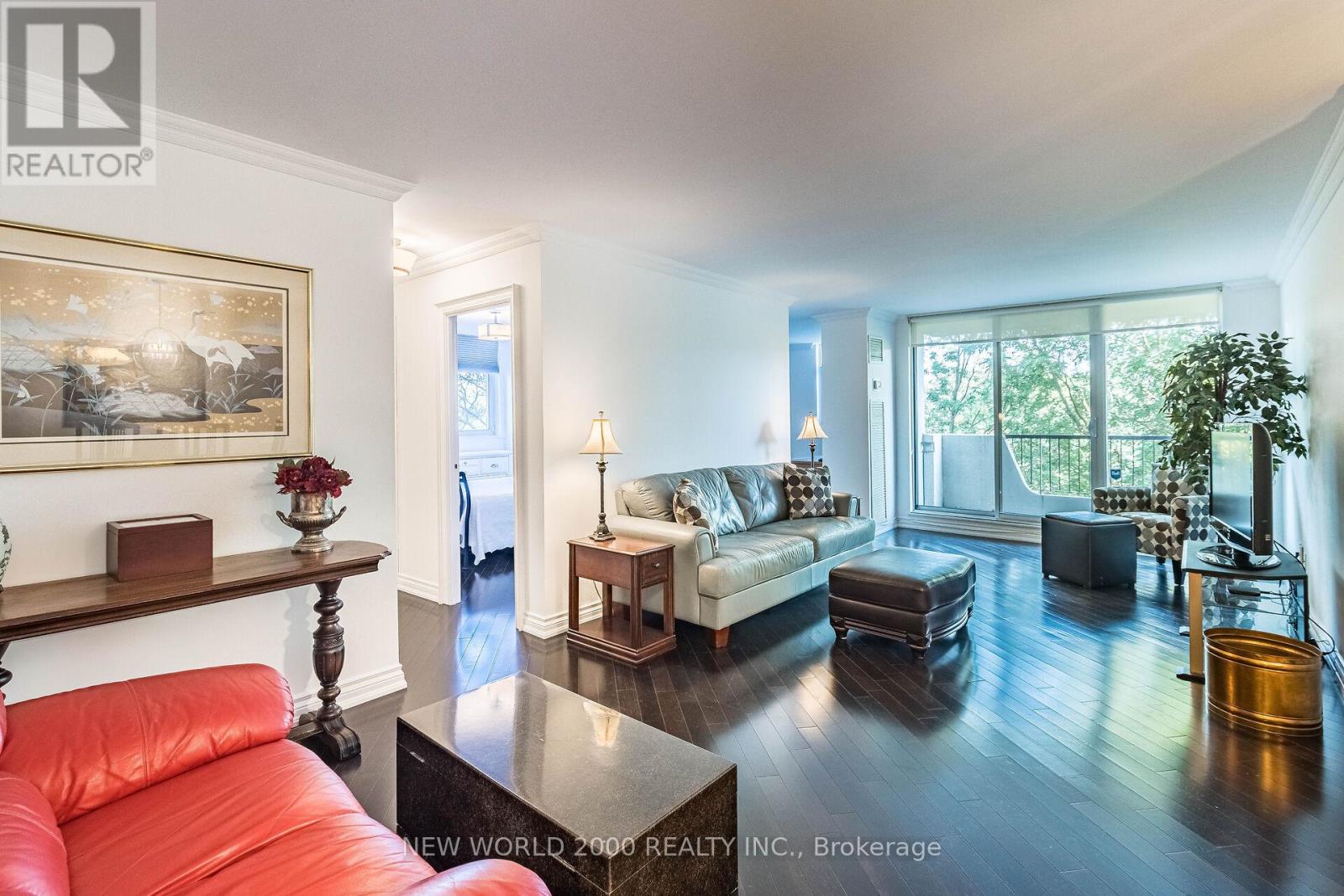 Photo 11 of 410 7811 Yonge Street, Markham ON